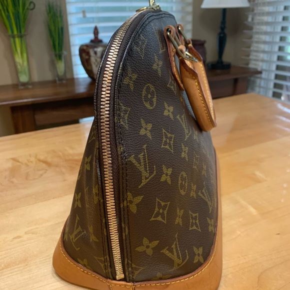 Louis Vuitton Alma PM - Picture 5 of 16